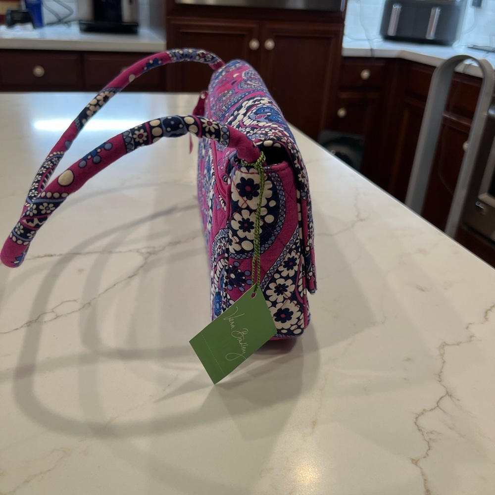 Vera Bradley shoulder bag. New with tags from a smoke free, pet free home. - Picture 2 of 5
